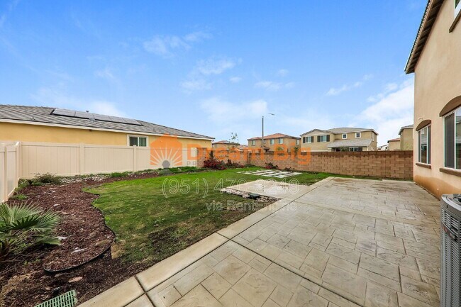 Building Photo - 24712 Hudson St