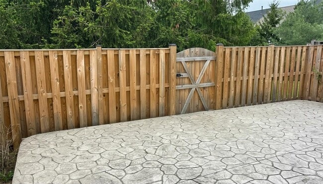 Building Photo - 110 Quinton Oaks Cir