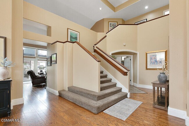 Building Photo - 136 Heath Meadow Pl