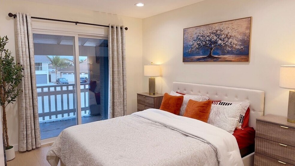 Building Photo - 9092 La Linda Ave