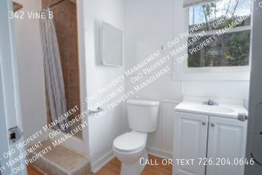 Building Photo - Wonderful Home So Close to Downtown