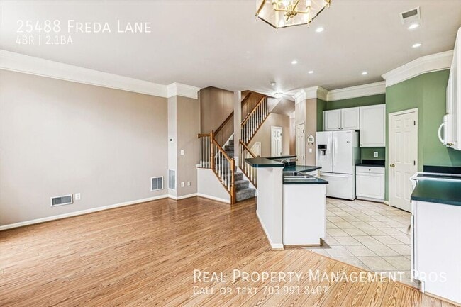 Building Photo - 25488 Freda Ln