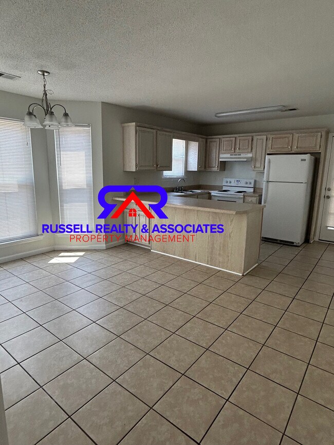 Building Photo - COMING SOON- One Level Garden Home in Alab...