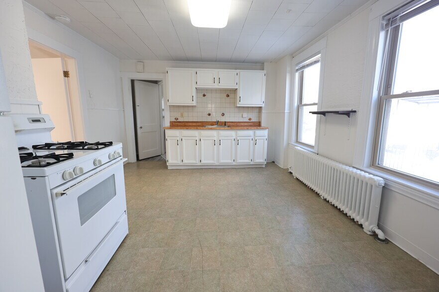 Building Photo - 31 June St