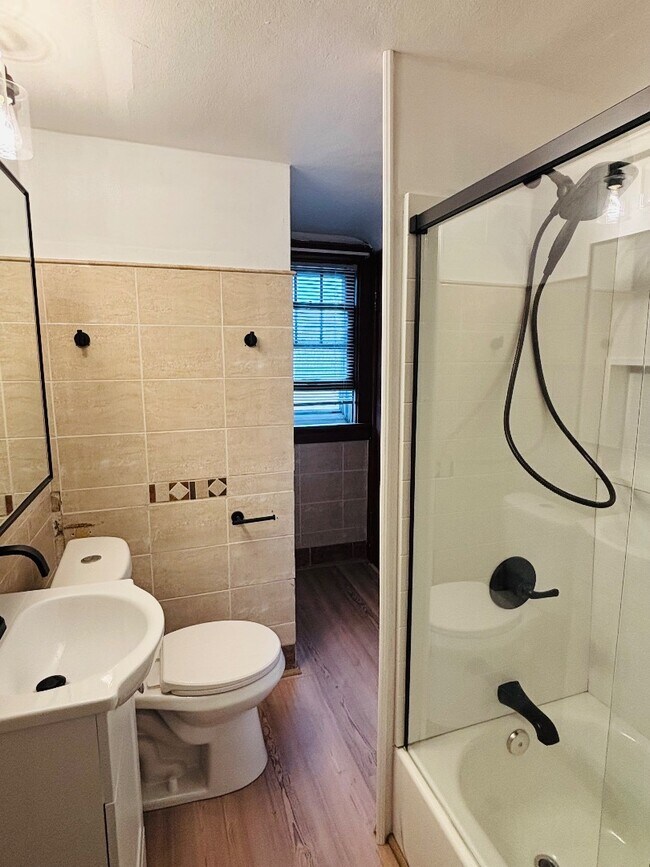 Building Photo - 7126 W Congress St