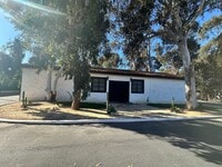 Building Photo - Stunning Furnished Unit! 2 BR, Bonus room and 1 Bath