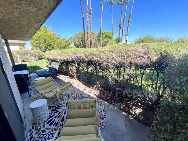 Building Photo - 1310 Campeon Cir