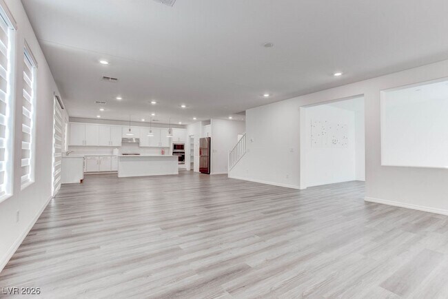 Building Photo - 10269 Lofty Knl St