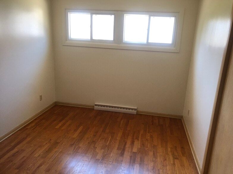 Bedroom 3 - 4130 E Grand Ave