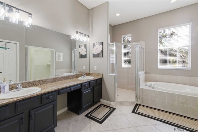 Building Photo - 467 W Mickey Mantle Path