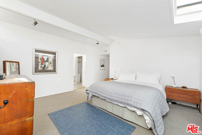 Building Photo - 30611 Las Estrellas Dr