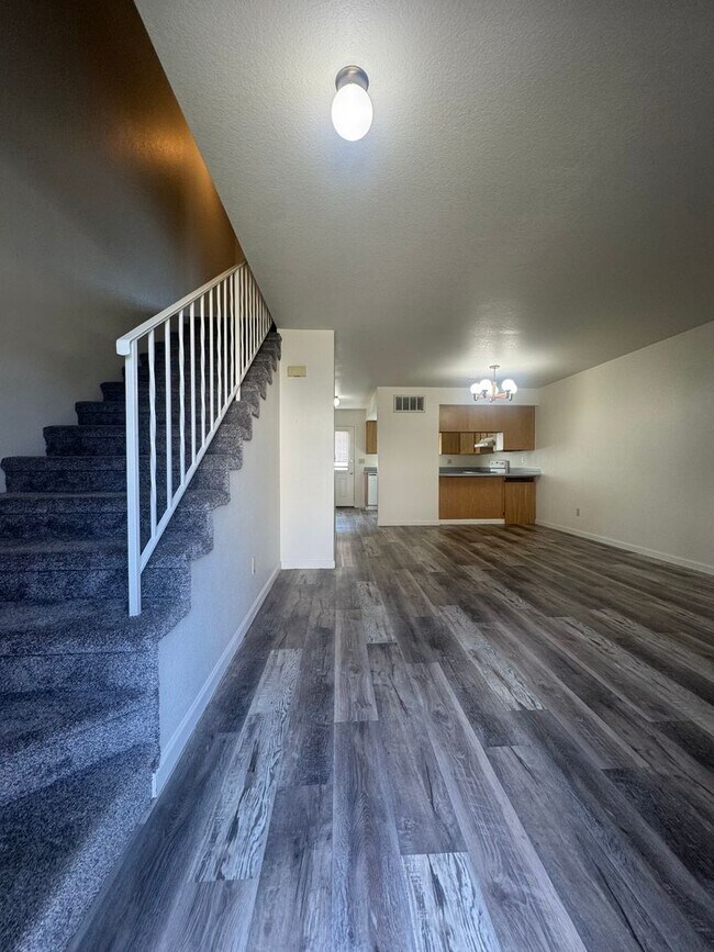 Interior Photo - Emerson Ave