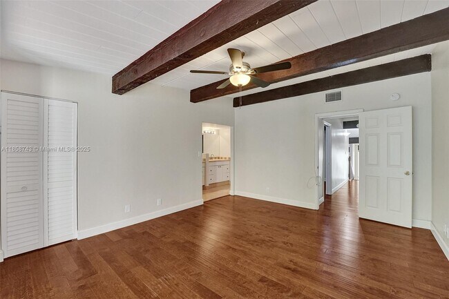Building Photo - 760 E Coco Plum Cir