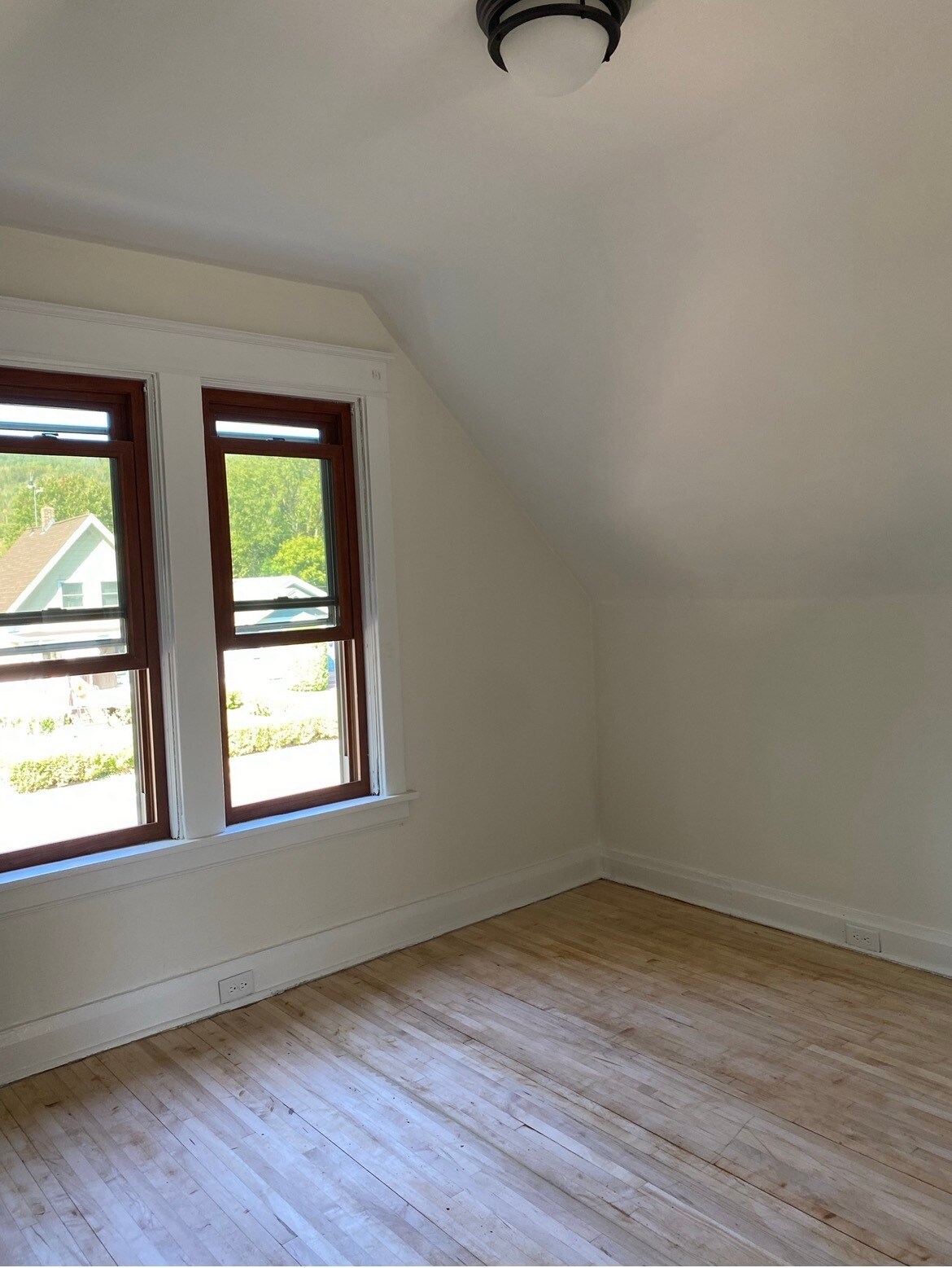 Building Photo - 3728 W 4th St