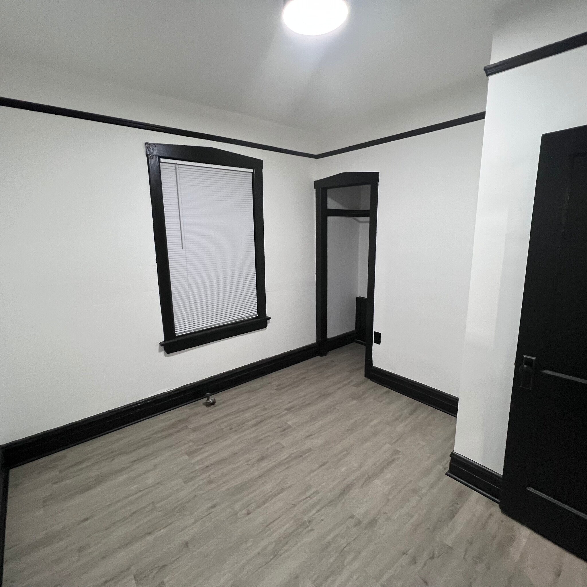 Building Photo - 1621 S 50th Ct