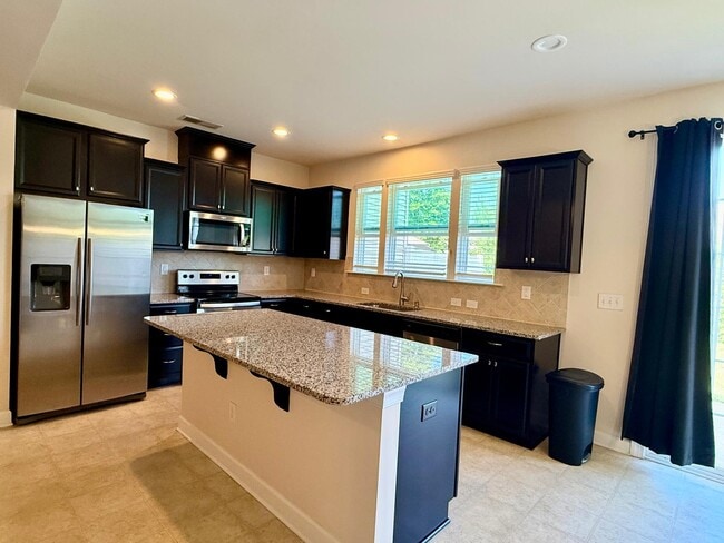 Building Photo - 5633 Garrow Glen Rd