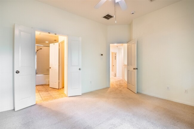 Building Photo - 16 Scarlet Woods Ct