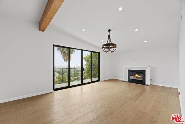 Building Photo - 105 Sequoia Dr
