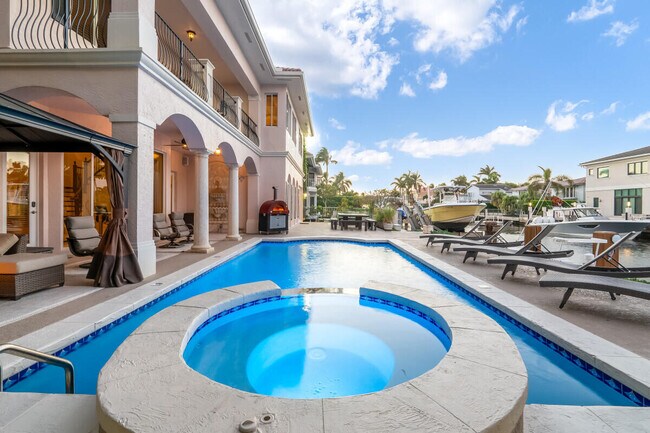 Building Photo - 961 Banyan Dr