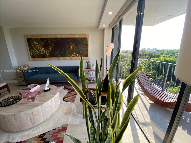 Building Photo - 780 NE 69th St