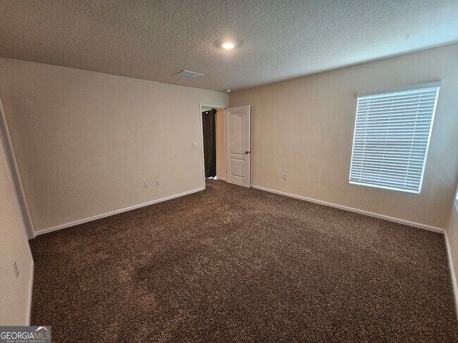 Building Photo - 137 Teakwood Dr