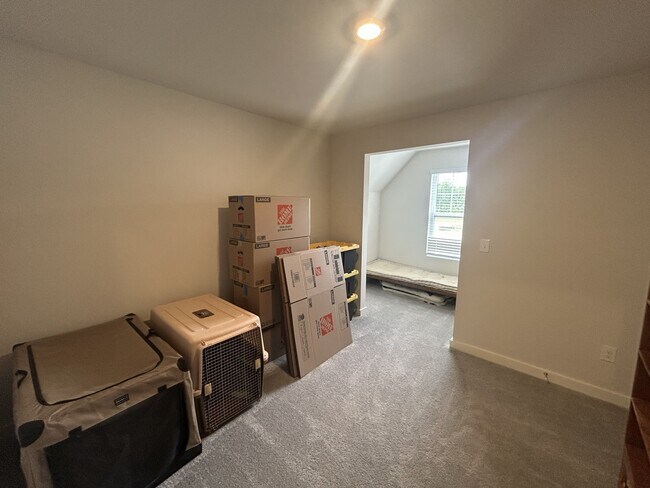 Building Photo - 1055 Ross Farms Blvd