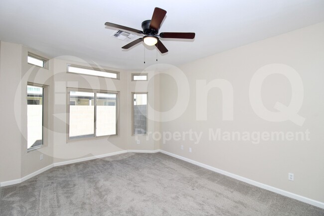 Building Photo - 440 S Val Vista Dr