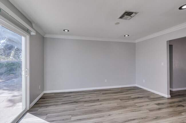 Building Photo - 8392 Gresham Dr