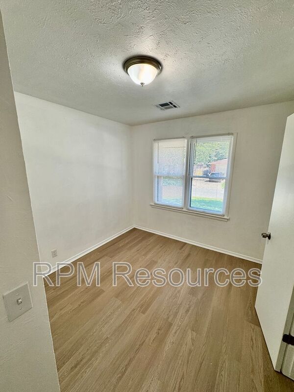 Building Photo - 6716 NW 29th St