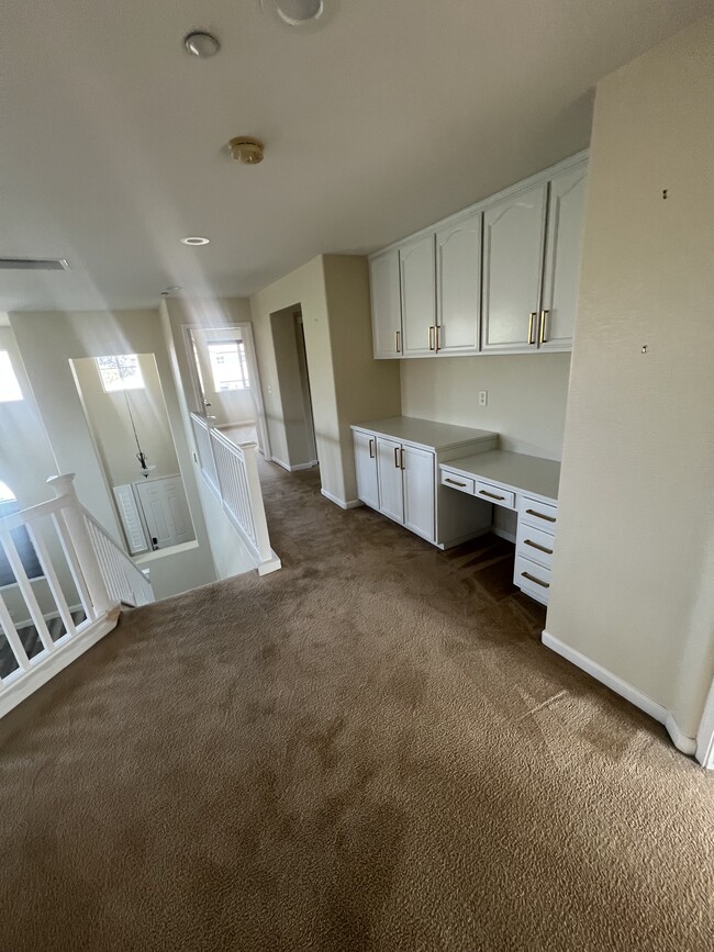 Building Photo - 1848 Blowers Dr