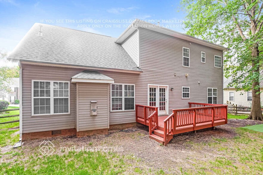 Building Photo - 16100 Epiphany Ct