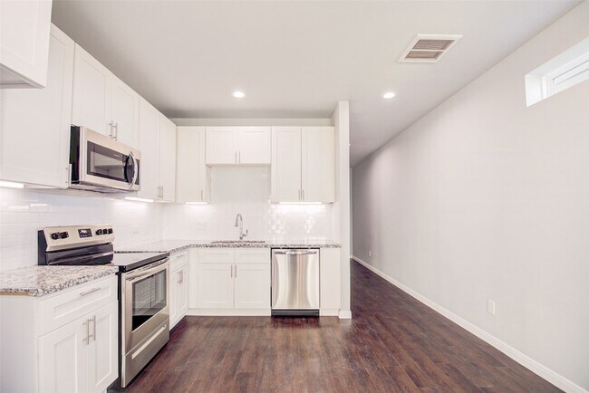 Building Photo - 4945 Ambient Dr