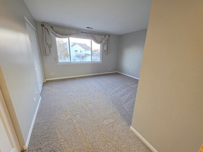 Building Photo - 3076 Kentshire Cir