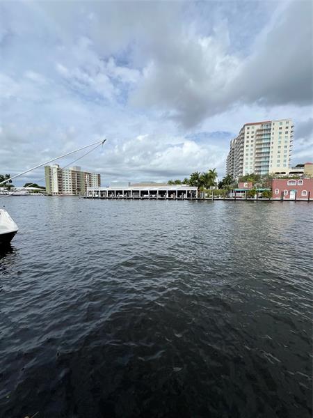 Building Photo - 3111 NE 29th St