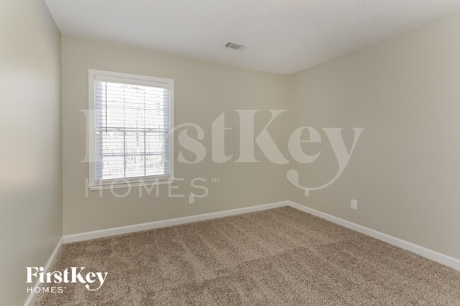 Building Photo - 10601 Parlor Rd