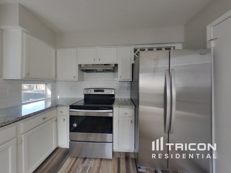 Building Photo - 7114 River Garden Dr