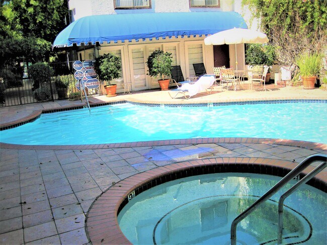 Building Photo - 18530 Hatteras St