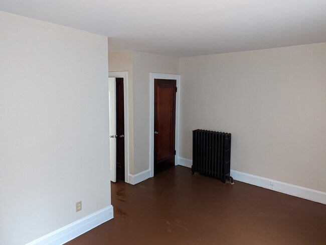 Building Photo - 1418 Regent Ave
