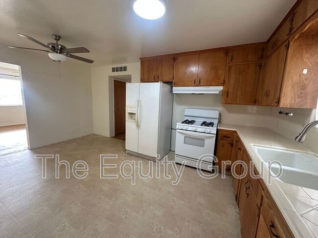 Building Photo - 15076 E Weldon Ave