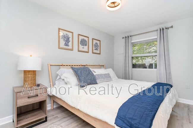 Building Photo - 909 Pacific Ave