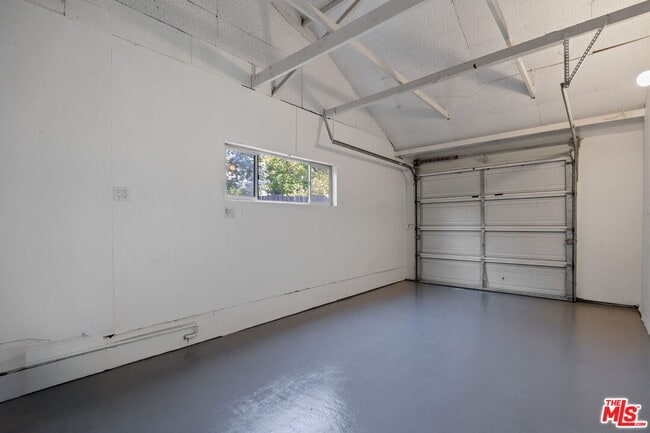 Building Photo - 1451 Armadale Ave