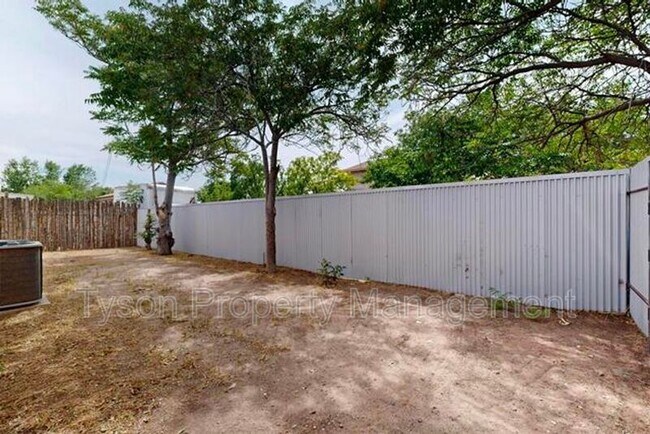 Building Photo - 1630 Griegos Rd NW