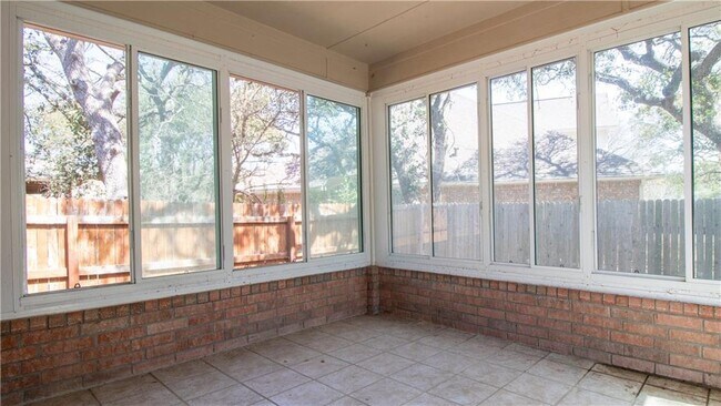 Building Photo - 1619 Pagedale Dr