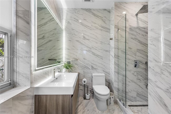 Building Photo - 1544 Michigan Ave