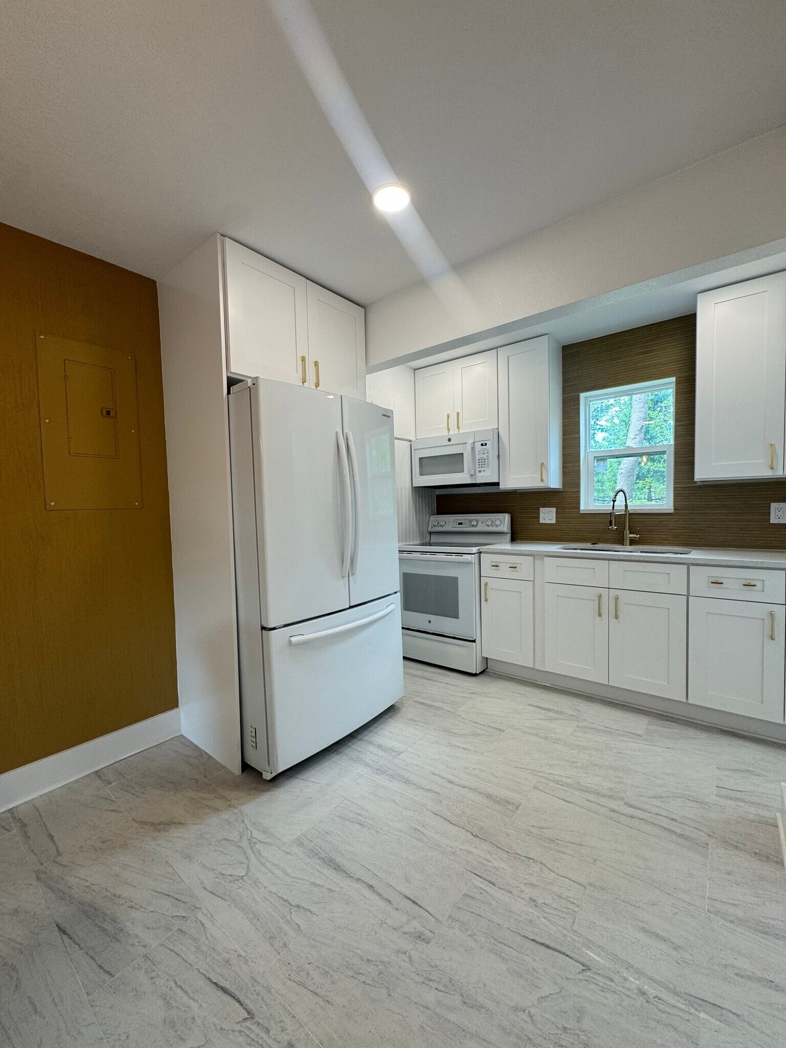 Building Photo - 8319 Jana Dr