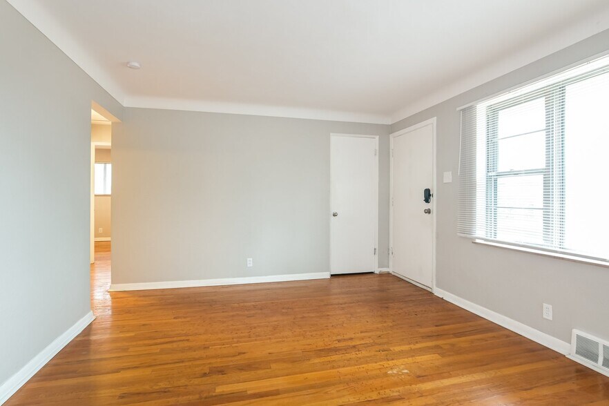 Building Photo - 13355 Old Halls Ferry Rd