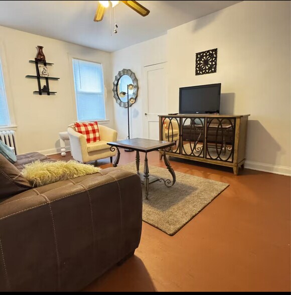 Building Photo - 441 Manor Pl NW