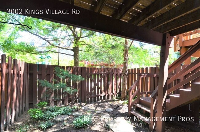 Building Photo - 3002 Kings Village Rd