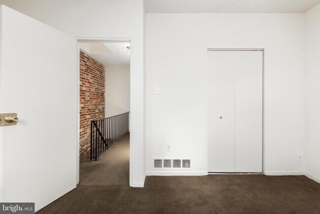 Building Photo - 2031 South St