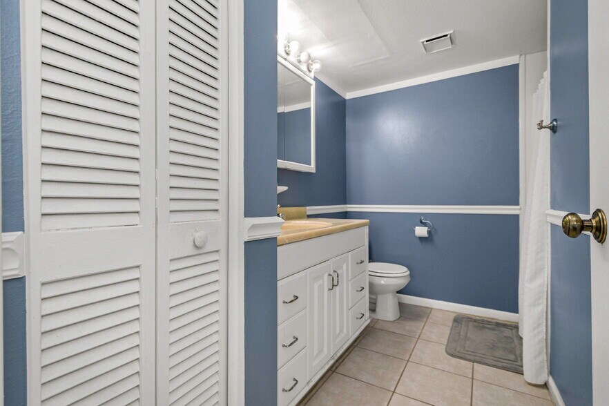 Building Photo - 12300 Park Blvd